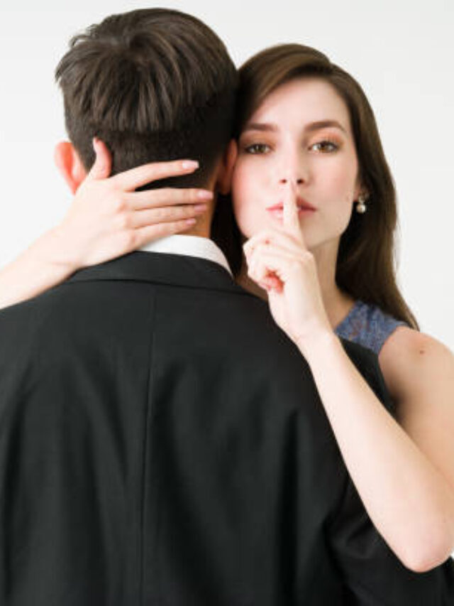 5 signs your partner might be cheating