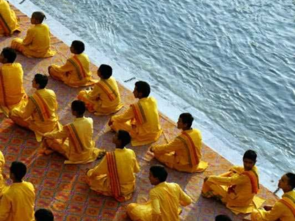 10 Meditation Retreats in India