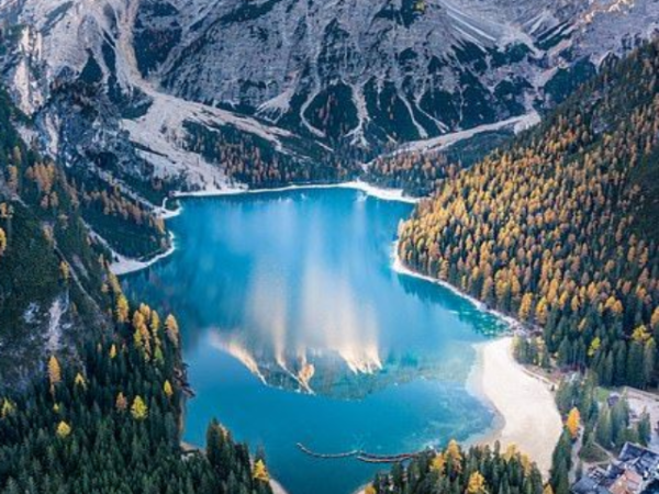 10 Most Breathtaking Lakes In USA