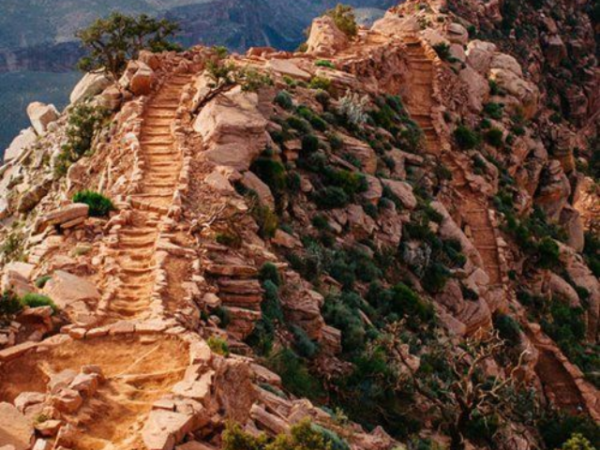 10 Best Hiking Trails in USA for Breathtaking Views