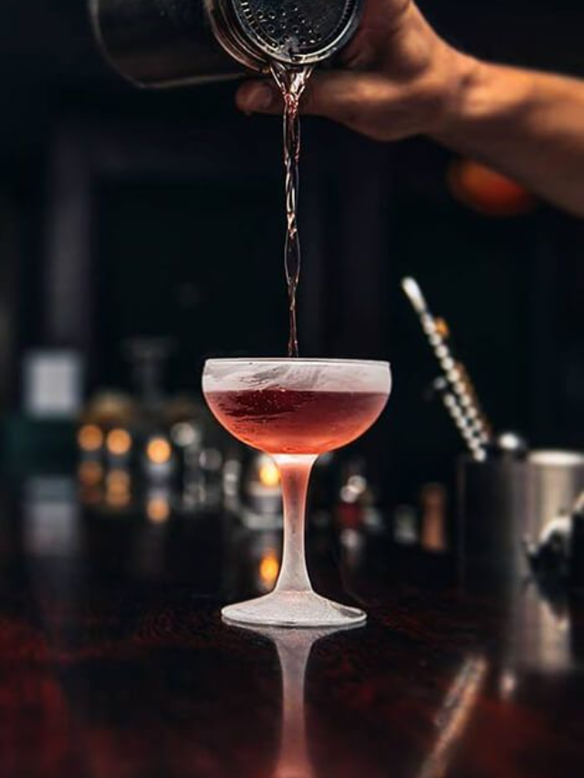 10 Best Cocktail Bars in USA for Unique Drinks