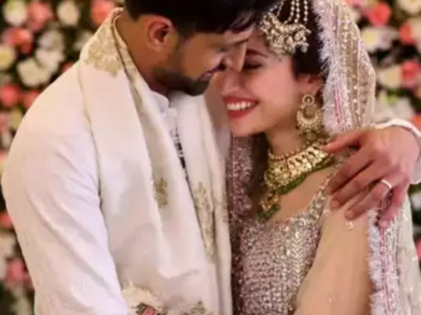 Shoaib Malik and Sana Javed Celebrate Eid Together