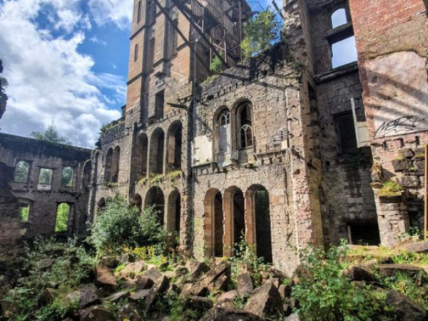 10 Enchanting Abandoned Places in the USA