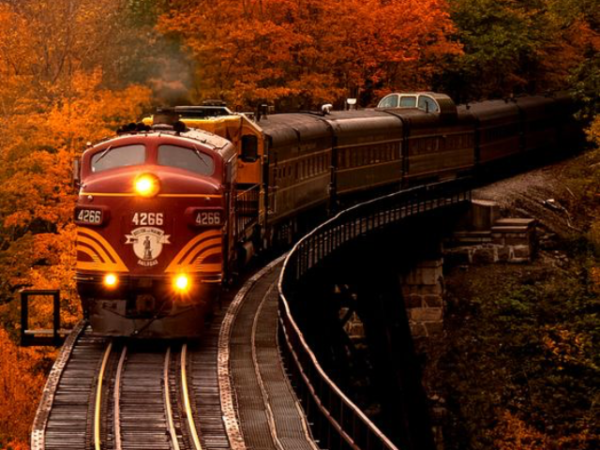 Exploring America’s Beauty: 10 Breathtaking Train Routes