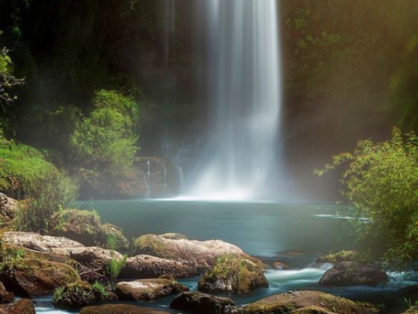10 Breathtaking Waterfalls to Visit in the USA