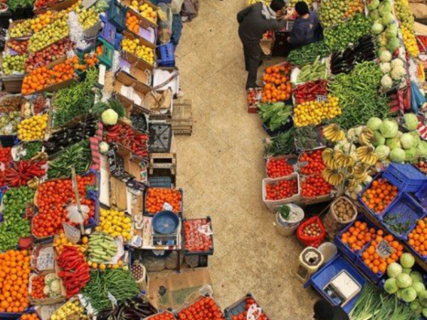 Discover 10 Charming Farmers Markets to Visit